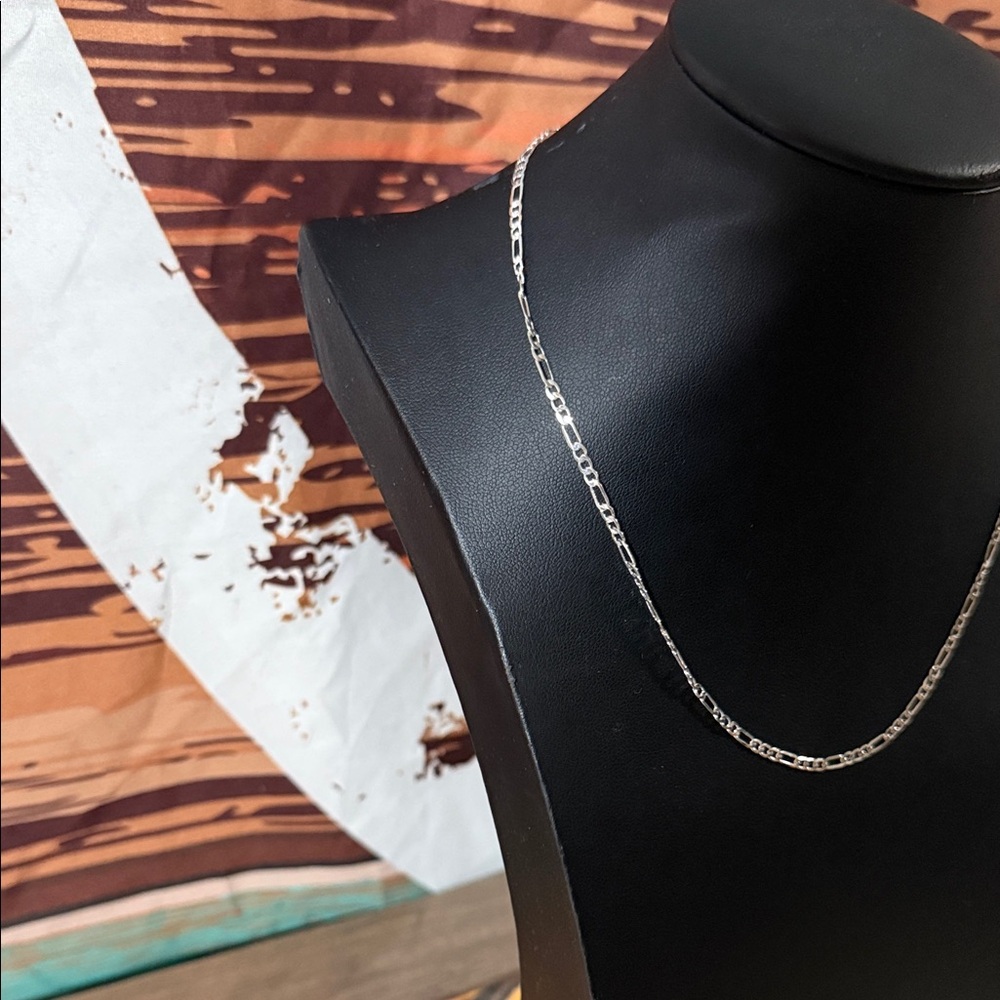 .925 Sterling Silver 16” Figaro necklace! #270 - Picture 3 of 5